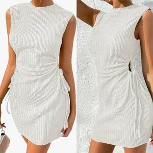 Elegant White Sleeveless Dress